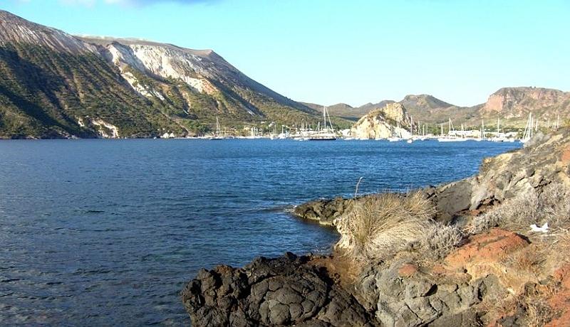 236.JPG - Vulcano - porto di Levante